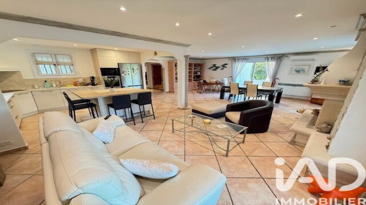 Ma-Cabane - Vente Maison Cagnes-sur-Mer, 236 m²