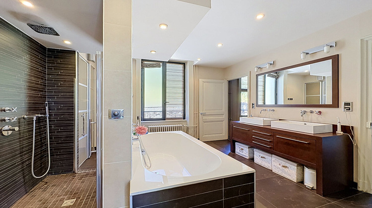 Ma-Cabane - Vente Maison CALUIRE-ET-CUIRE, 307 m²