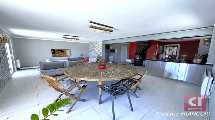 Ma-Cabane - Vente Maison CAMPS-LA-SOURCE, 209 m²