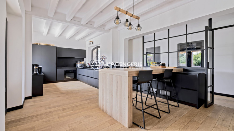 Ma-Cabane - Vente Maison Carbon-Blanc, 265 m²