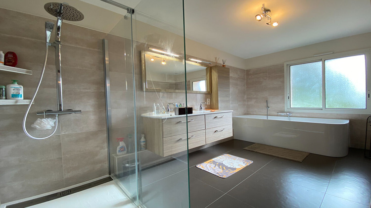 Ma-Cabane - Vente Maison CARCARES-SAINTE-CROIX, 217 m²