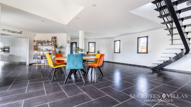 Ma-Cabane - Vente Maison CARIGNAN-DE-BORDEAUX, 280 m²