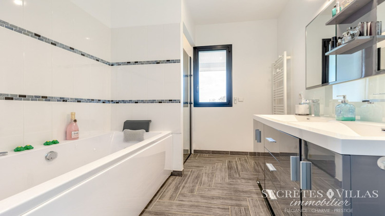 Ma-Cabane - Vente Maison CARIGNAN-DE-BORDEAUX, 280 m²