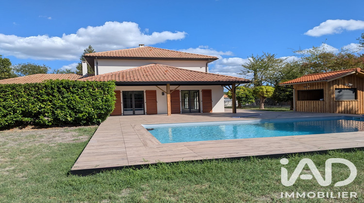 Ma-Cabane - Vente Maison Carignan-de-Bordeaux, 199 m²