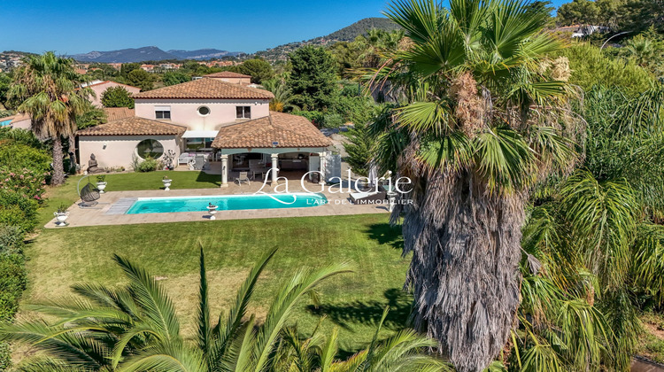 Ma-Cabane - Vente Maison Carqueiranne, 250 m²