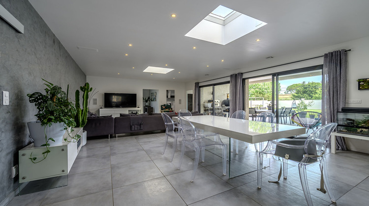 Ma-Cabane - Vente Maison CAUMONT-SUR-DURANCE, 180 m²