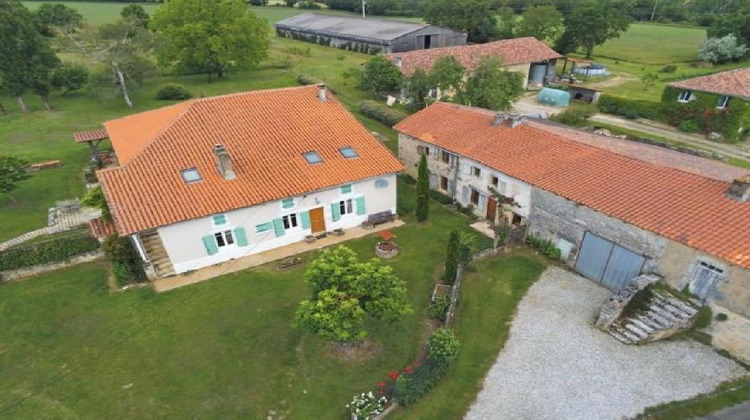 Ma-Cabane - Vente Maison CELLEFROUIN, 270 m²