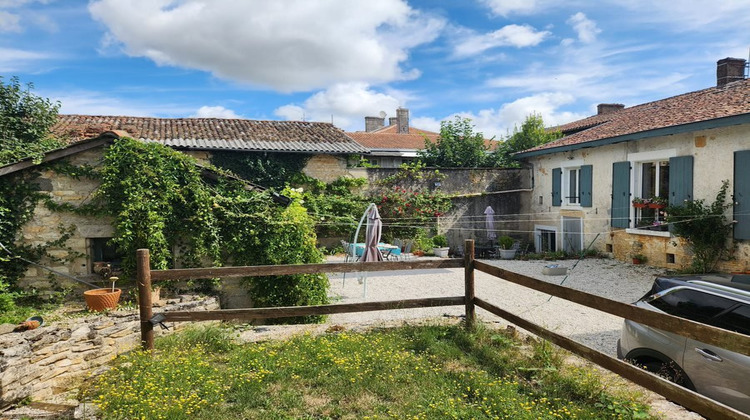 Ma-Cabane - Vente Maison CHAMPAGNE MOUTON, 446 m²