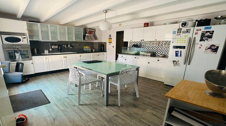 Ma-Cabane - Vente Maison CHAMPDENIERS-SAINT-DENIS, 147 m²