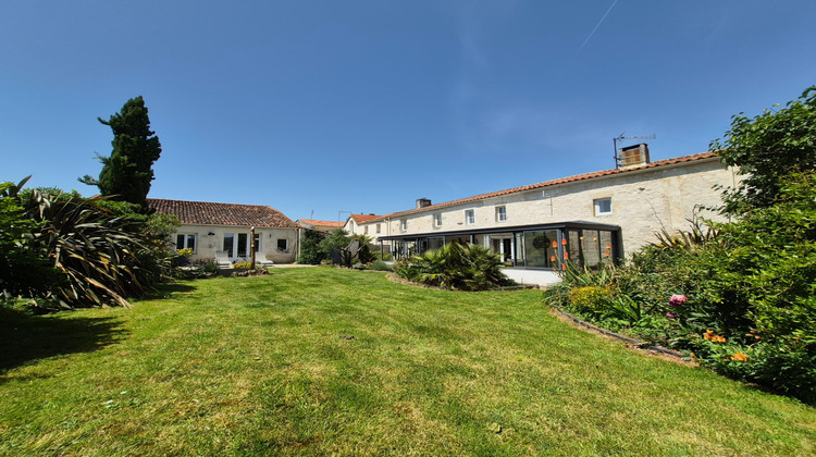 Ma-Cabane - Vente Maison CHAMPDOLENT, 200 m²