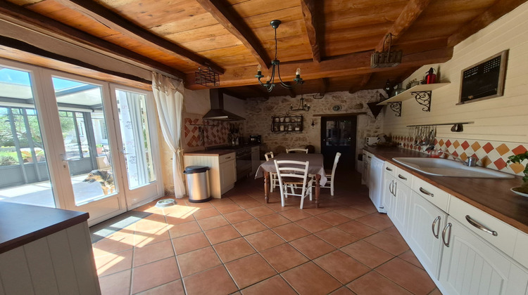 Ma-Cabane - Vente Maison CHAMPDOLENT, 200 m²