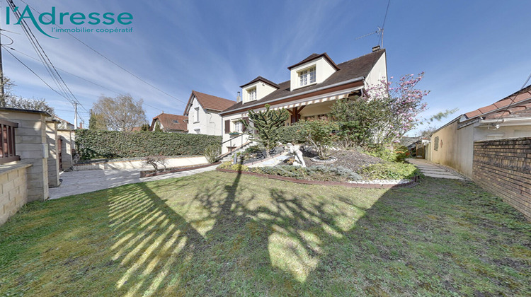 Ma-Cabane - Vente Maison CHAMPS-SUR-MARNE, 145 m²