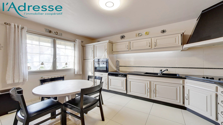 Ma-Cabane - Vente Maison CHAMPS-SUR-MARNE, 145 m²