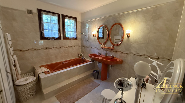 Ma-Cabane - Vente Maison CHANCELADE, 217 m²