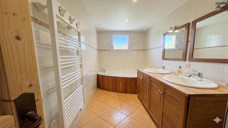 Ma-Cabane - Vente Maison CHANTILLY, 105 m²