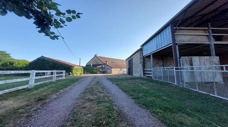 Ma-Cabane - Vente Maison CHARBONNAT, 260 m²