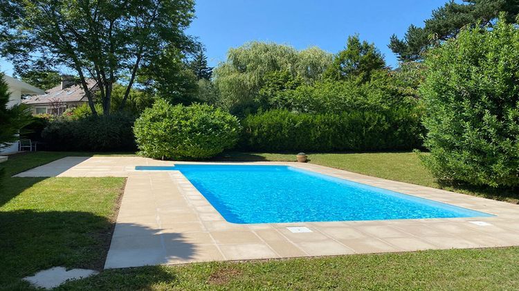 Ma-Cabane - Vente Maison CHARBONNIERES-LES-BAINS, 240 m²