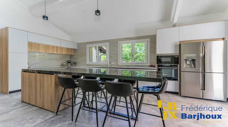 Ma-Cabane - Vente Maison Charbonnières-les-Bains, 198 m²