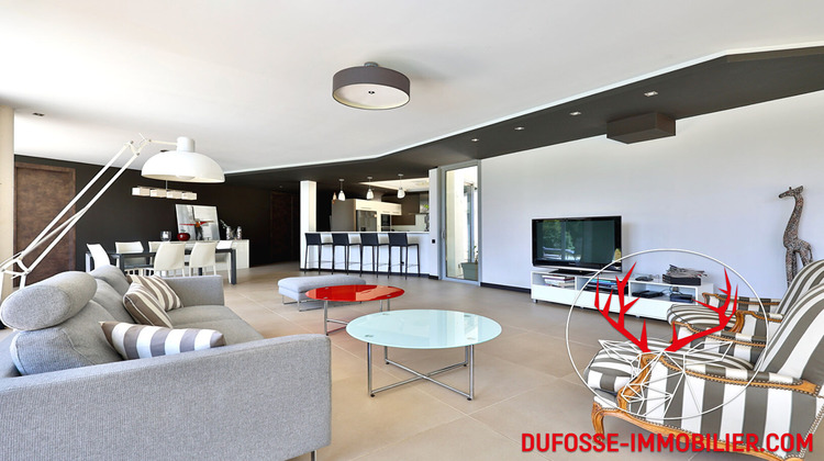 Ma-Cabane - Vente Maison CHARBONNIERES-LES-BAINS, 202 m²