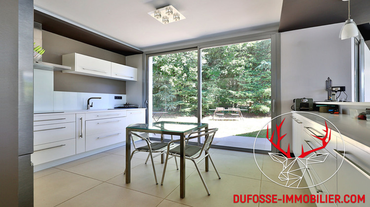 Ma-Cabane - Vente Maison CHARBONNIERES-LES-BAINS, 202 m²