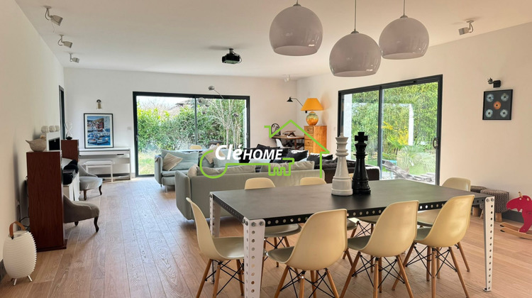 Ma-Cabane - Vente Maison Charbonnières-les-Bains, 238 m²