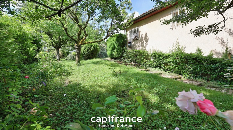 Ma-Cabane - Vente Maison CHARBONNIERES LES BAINS, 77 m²