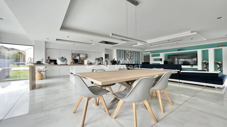 Ma-Cabane - Vente Maison Charbonnières-les-Varennes, 185 m²