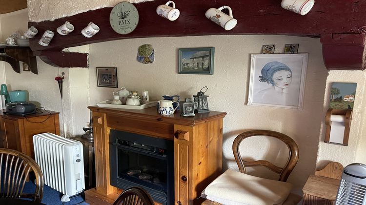 Ma-Cabane - Vente Maison Charensat, 75 m²