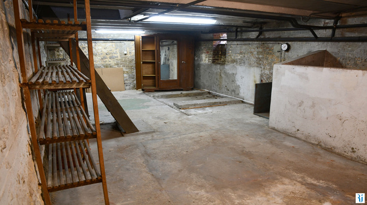 Ma-Cabane - Vente Maison CHARLEVAL, 187 m²