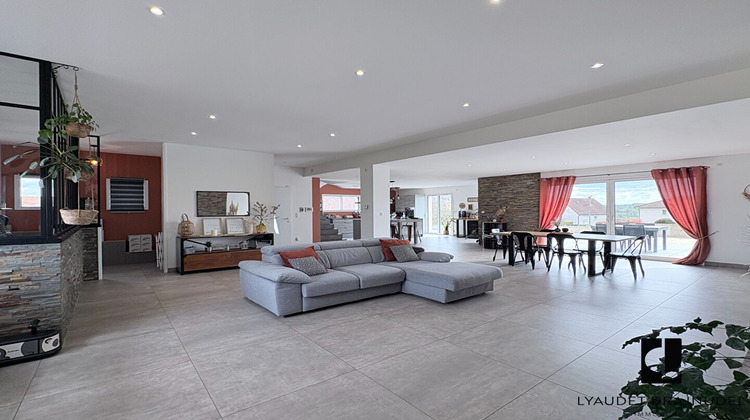 Ma-Cabane - Vente Maison CHARLIEU, 170 m²