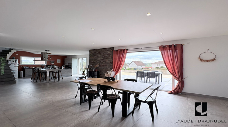 Ma-Cabane - Vente Maison CHARLIEU, 170 m²