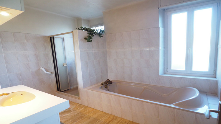 Ma-Cabane - Vente Maison CHARMES, 191 m²