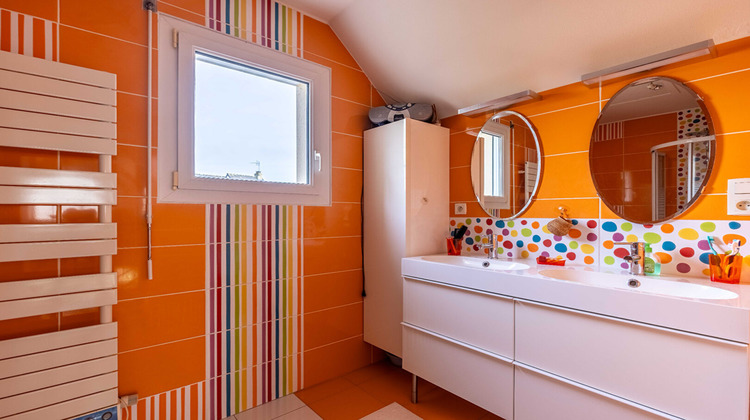 Ma-Cabane - Vente Maison CHARTRES-DE-BRETAGNE, 217 m²