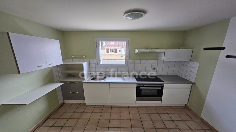 Ma-Cabane - Vente Maison CHASSENEUIL DU POITOU, 55 m²