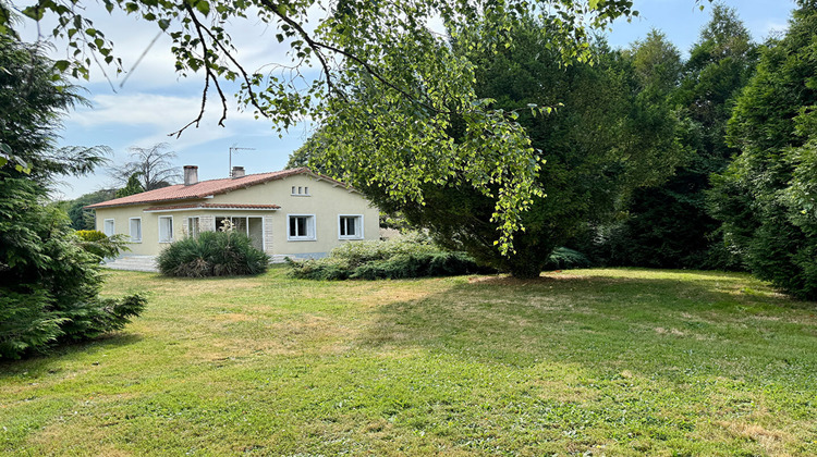 Ma-Cabane - Vente Maison CHASSENEUIL-SUR-BONNIEURE, 98 m²