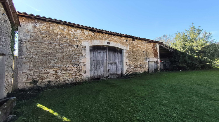 Ma-Cabane - Vente Maison Chasseneuil-sur-Bonnieure, 97 m²
