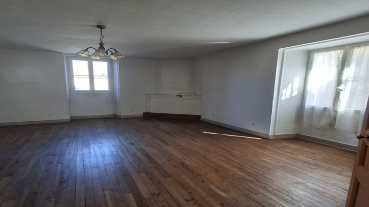 Ma-Cabane - Vente Maison Chasseneuil-sur-Bonnieure, 139 m²