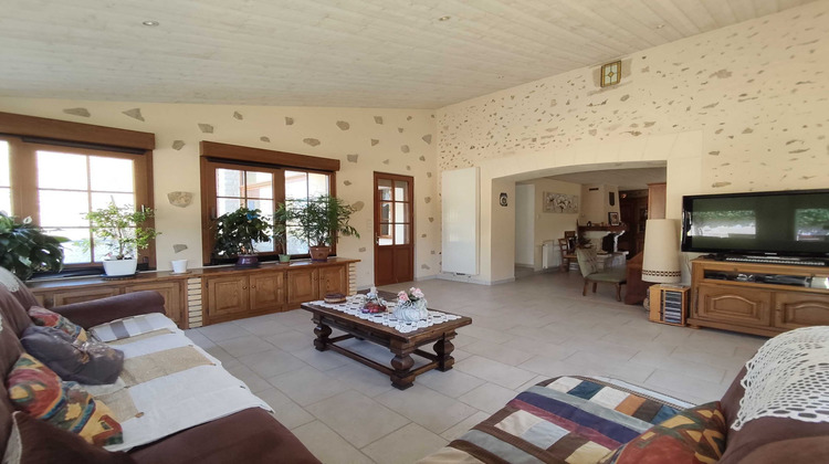 Ma-Cabane - Vente Maison Chasseneuil-sur-Bonnieure, 200 m²