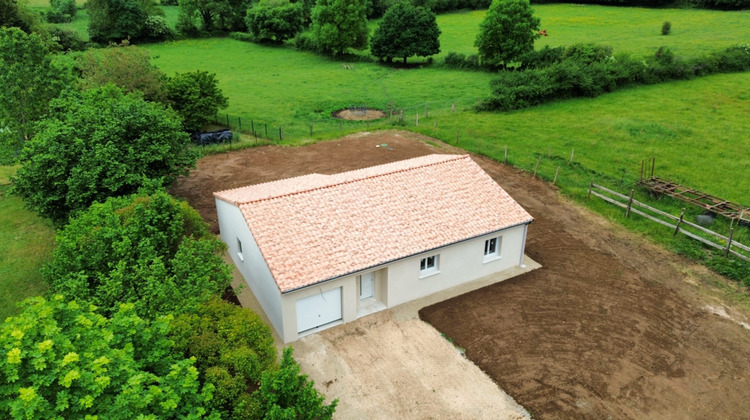 Ma-Cabane - Vente Maison Chasseneuil-sur-Bonnieure, 104 m²