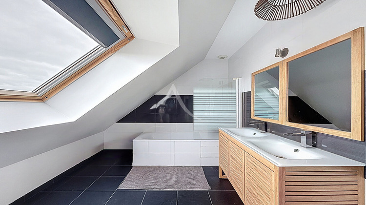 Ma-Cabane - Vente Maison CHATEAU-GONTIER, 111 m²