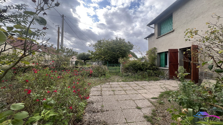 Ma-Cabane - Vente Maison Châteaumeillant, 105 m²