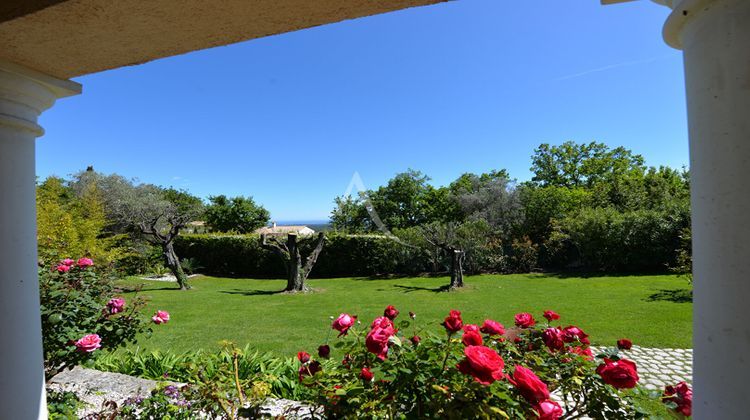 Ma-Cabane - Vente Maison CHATEAUNEUF-GRASSE, 200 m²