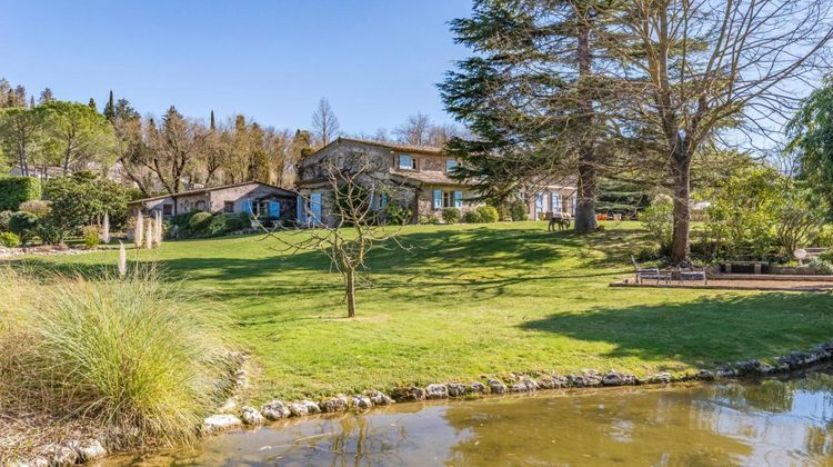 Ma-Cabane - Vente Maison CHATEAUNEUF GRASSE, 330 m²