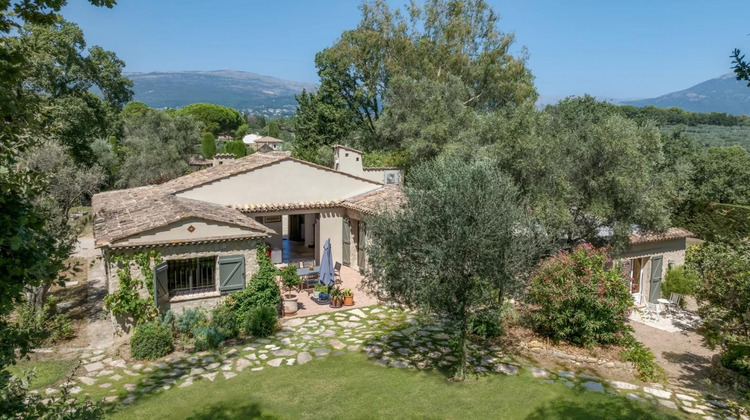 Ma-Cabane - Vente Maison CHATEAUNEUF GRASSE, 200 m²