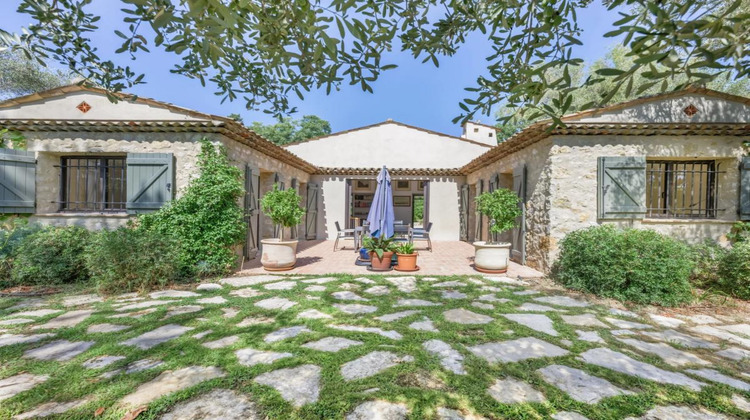 Ma-Cabane - Vente Maison CHATEAUNEUF GRASSE, 200 m²