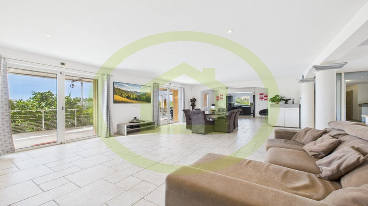 Ma-Cabane - Vente Maison CHATEAUNEUF GRASSE, 210 m²