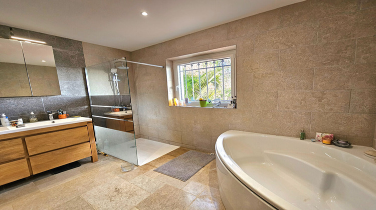 Ma-Cabane - Vente Maison CHATEAUNEUF-GRASSE, 145 m²