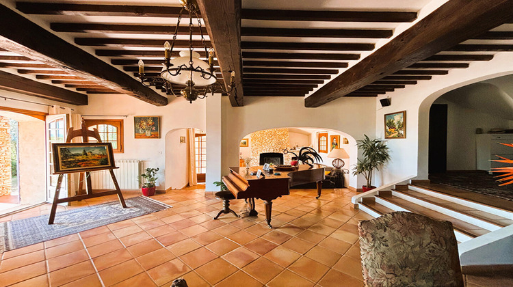 Ma-Cabane - Vente Maison CHATEAUNEUF-LE-ROUGE, 270 m²