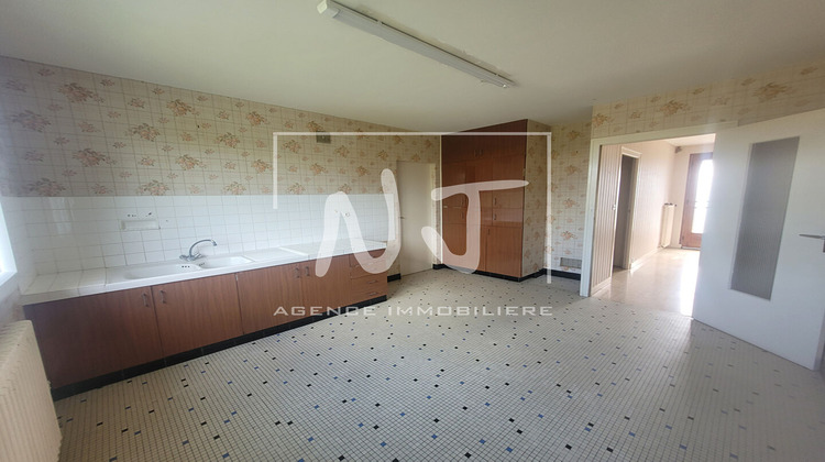Ma-Cabane - Vente Maison CHATEAUNEUF-SUR-SARTHE, 110 m²