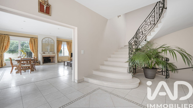 Ma-Cabane - Vente Maison Chatou, 251 m²